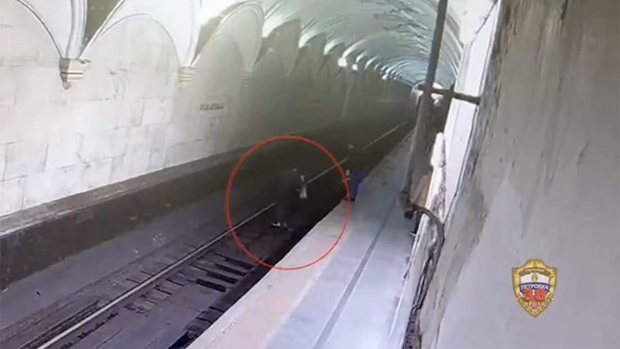 За секс в метро полицейского с задержанной наказано его начальство - новости optnp.ru